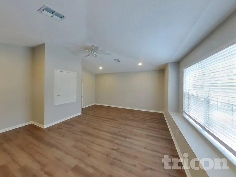 16651 Midsummer Ln — Photo 26