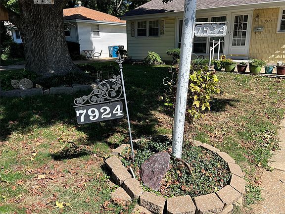 4th image of 7924 Oakdale St