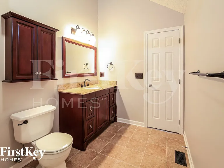 707 Corrington Dr — Photo 9