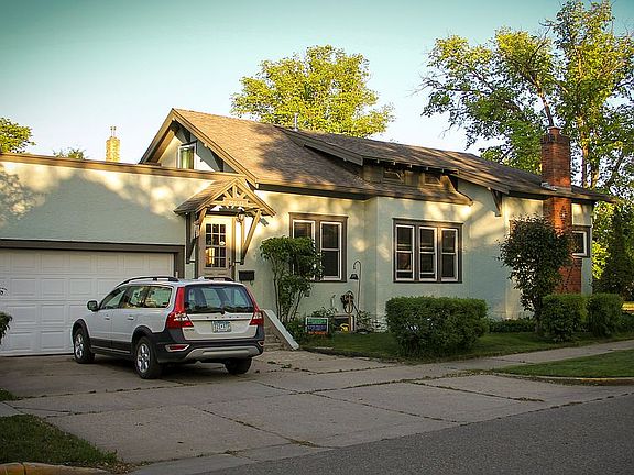 3rd image of 203 13th St NE