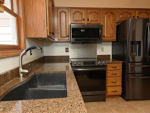 5th image of 2131 W Otter Creek Dr