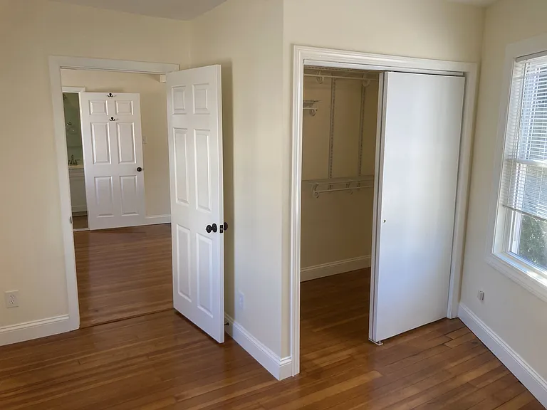 10 Narragansett Ave — Photo 16