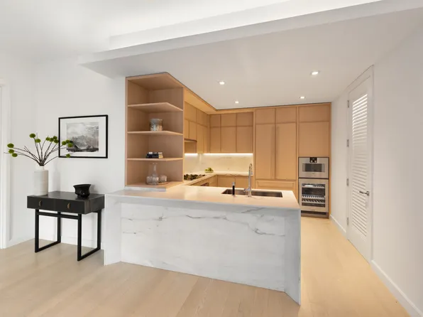 138 East 50th Street image 26 of 26