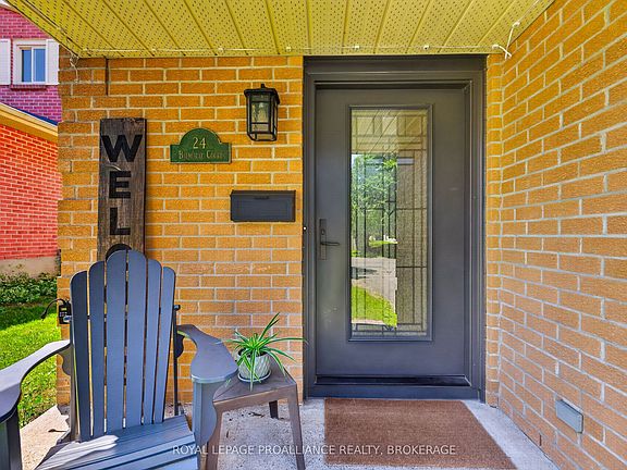 3rd image of 24 Balmoral Ct
