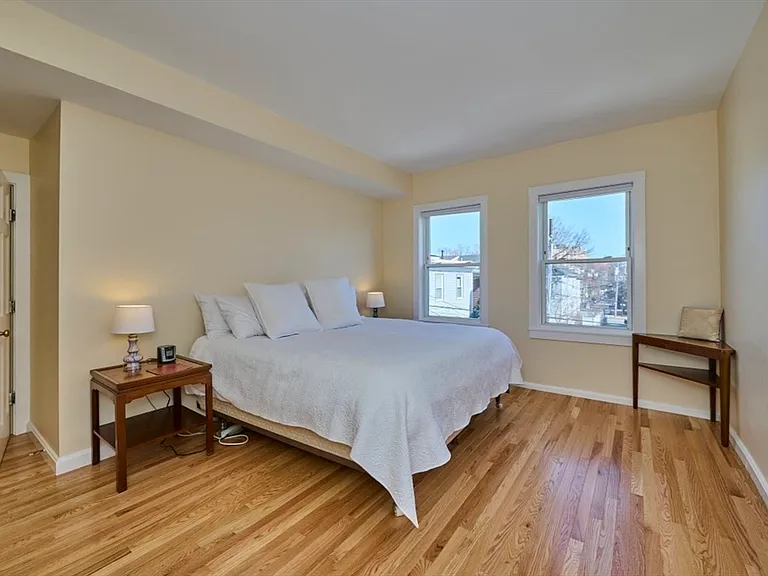 118 Trowbridge St #6 — Photo 15