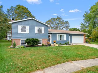 1812 Carlsbrook Ln, Portage, MI 49024