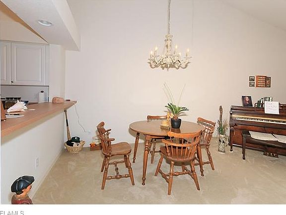 4th image of 5652 Greenwood Cir #34