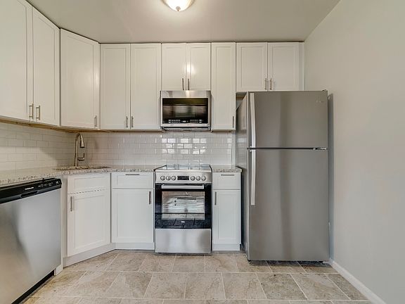 3rd image of 257 Essex St APT 4