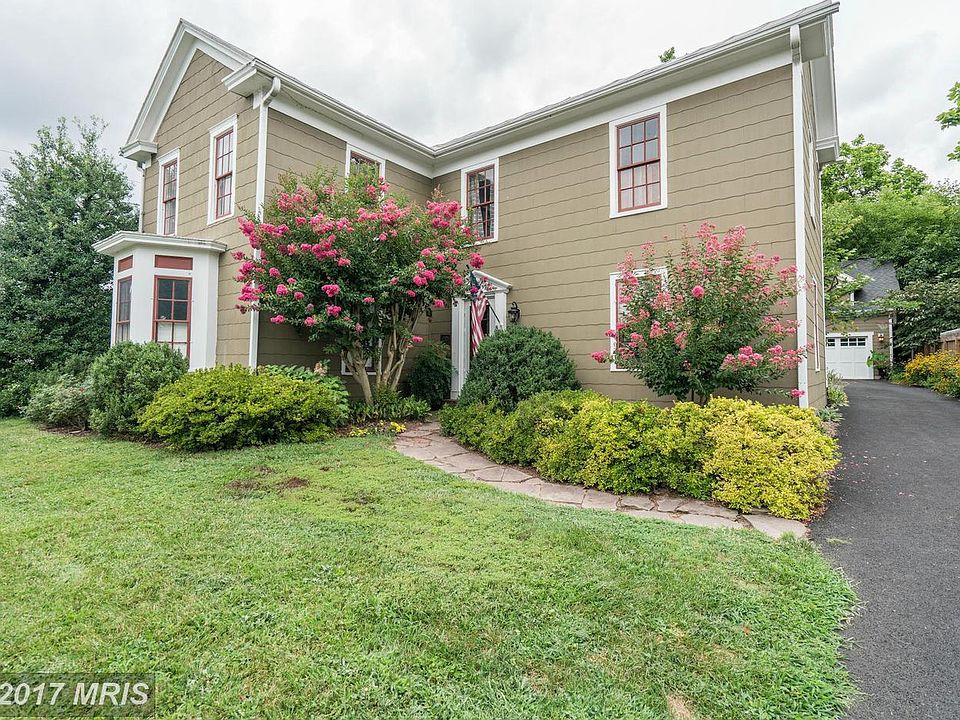 1st image of 808 Elden St