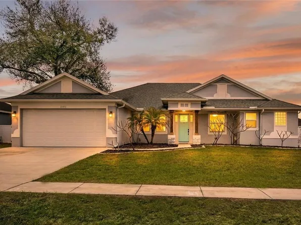 36452 Grand Island Oaks Cir, Grand Island, FL 32735