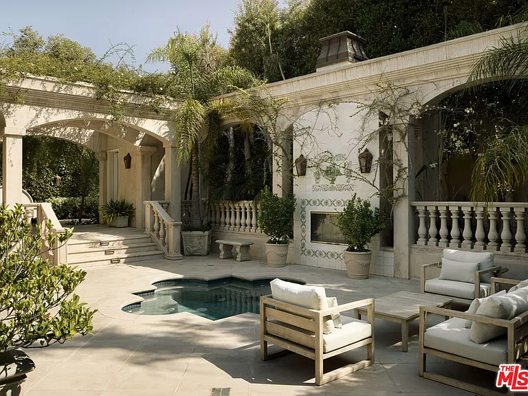 628 N Rodeo Dr — Photo 28