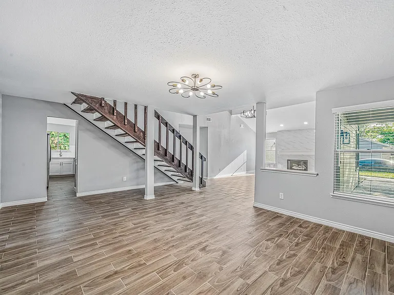 2911 Waypark Dr — Photo 9
