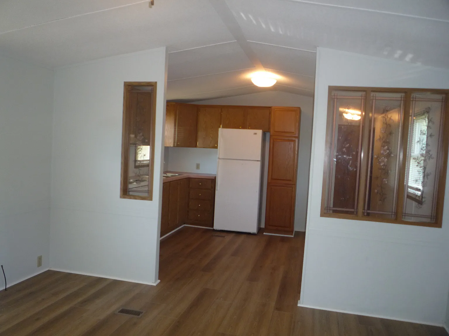 2 bed, 1.5 bath, 960 sqft, $800 — Photo 3