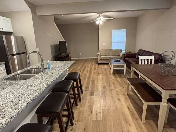 4th image of 305 Sanford Ave #101