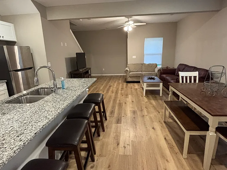 305 Sanford Ave #101 — Photo 4
