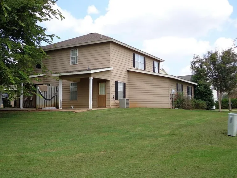 741 Kirkcauldy Dr — Photo 2