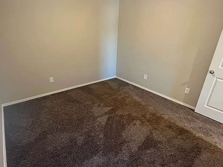 4489 Skyline Loop NE — Photo 4
