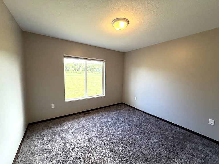 1933 Southridge Ave #1 — Photo 4