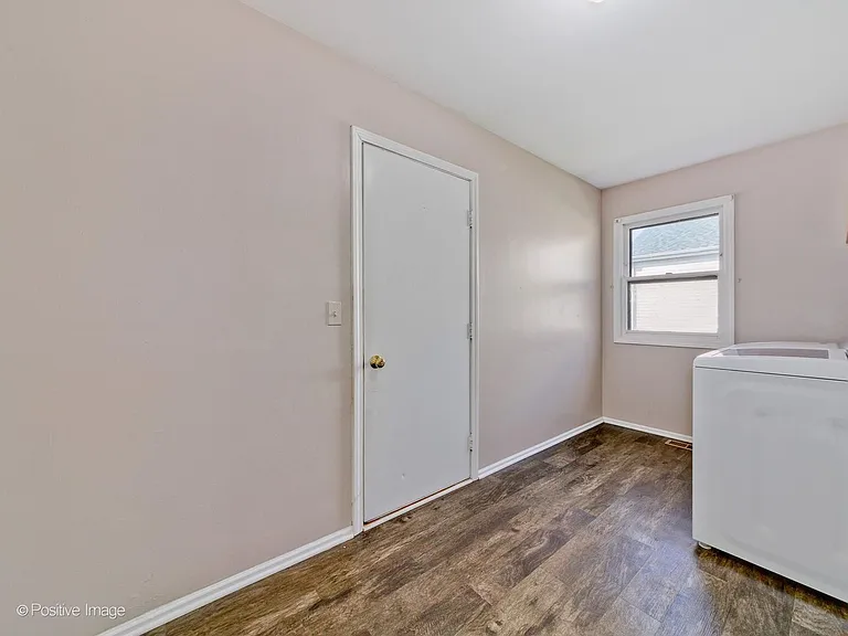 601 Willington Dr — Photo 12