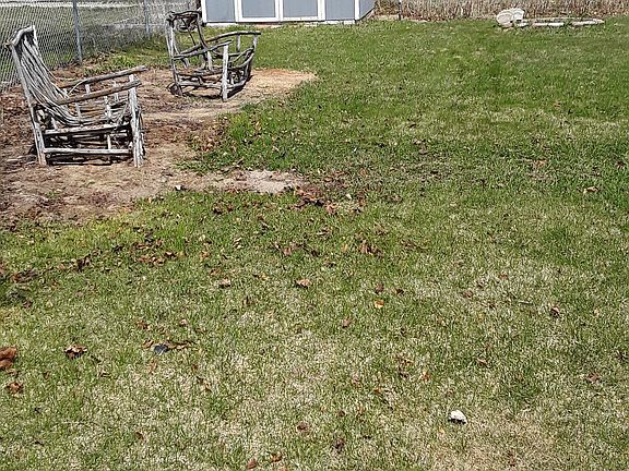 3rd image of 455 E 22nd St
