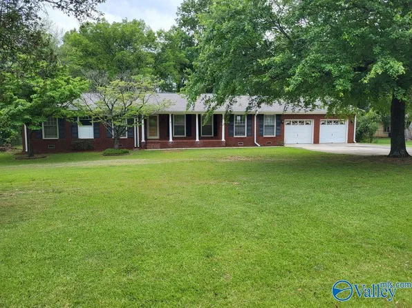 9304 Grandfield Ln SE, Huntsville, AL 35803