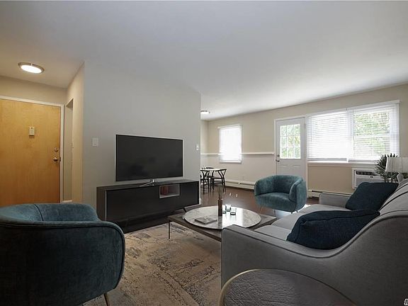 5th image of 9D Hemlock Dr APT 34