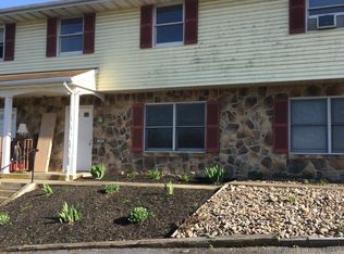 329 Colonial Dr, Akron, PA 17501