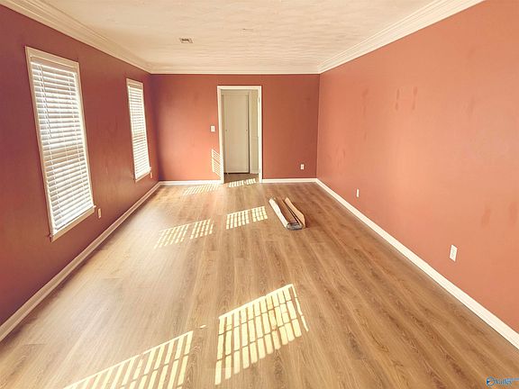 5th image of 1508 Summerlane SE