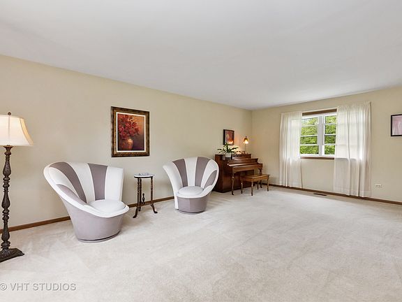 3rd image of 430 Tartans Dr