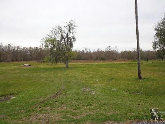 3rd image of 1657 Highway 401