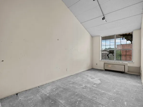 10106 4th Avenue image 4 of 16