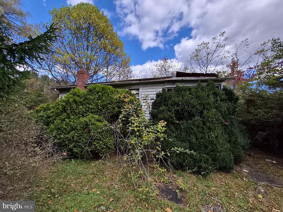 2nd image of 191 Spring St