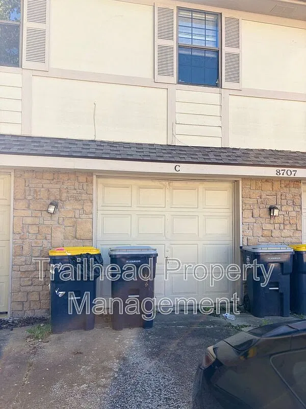 2 bed, 1.5 bath, $1,149 — Photo 3