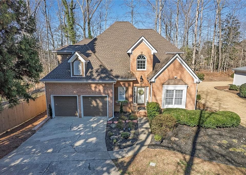 1st image of 340 Whitley Park Dr