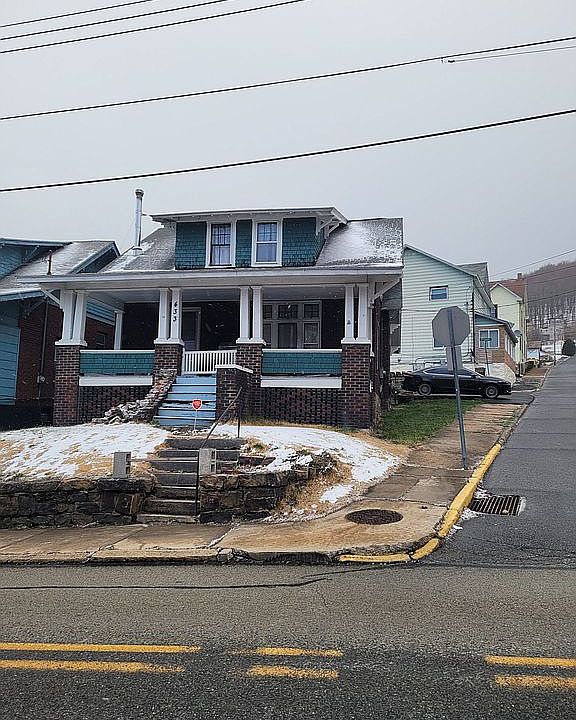 1st image of 433 Lake St