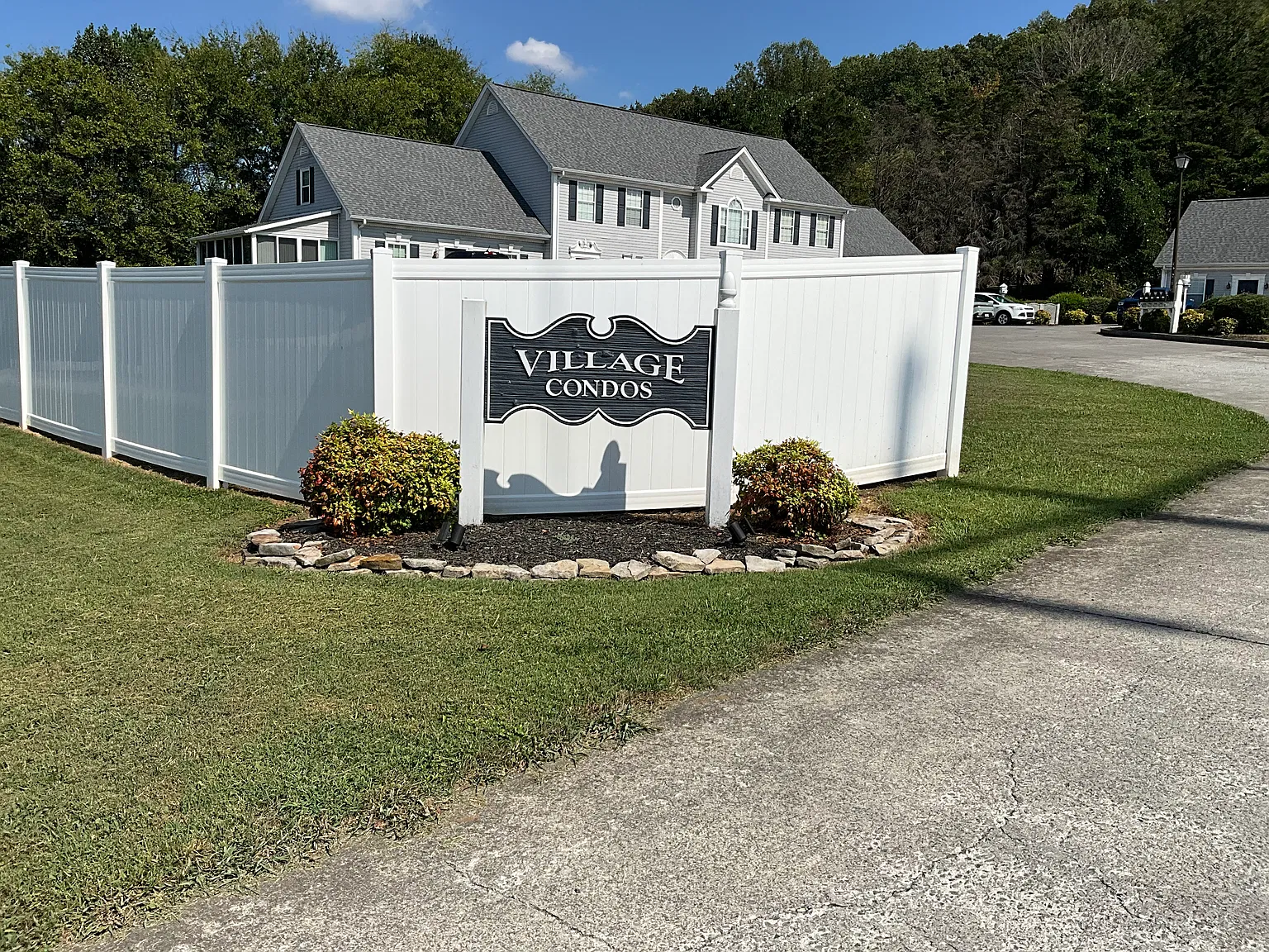 2 bed, 1.5 bath, 1080 sqft, $1,100 — Photo 3
