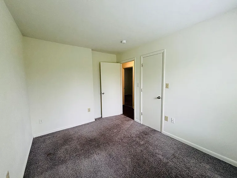 1208B University Ter — Photo 10