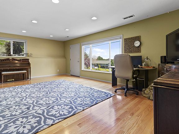 5th image of 3897 Ironton Dr