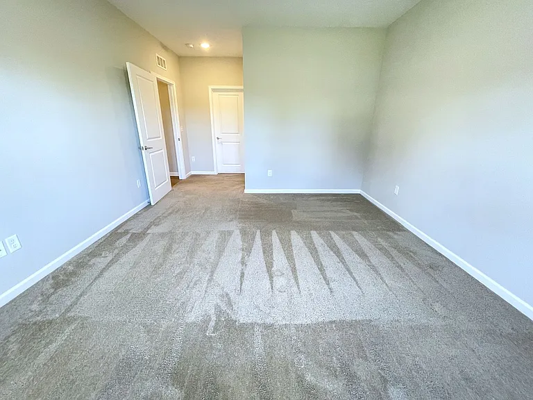 Orchard Grove Apartments — Photo 16