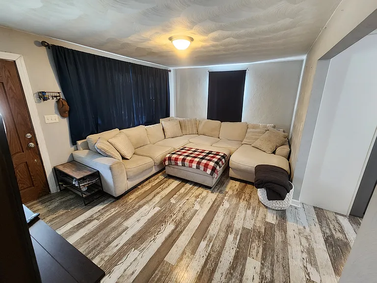 815 Wright Ave — Photo 6