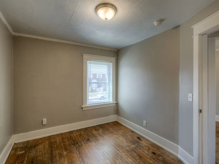 563 S 34th St — Photo 11