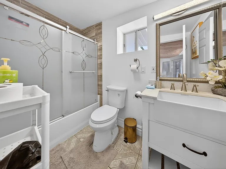 327 Vine St — Photo 34