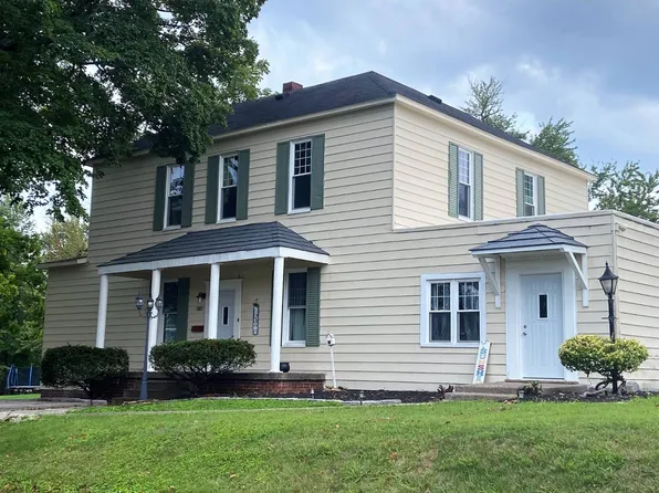 202 N Market St, Mount Carmel, IL 62863