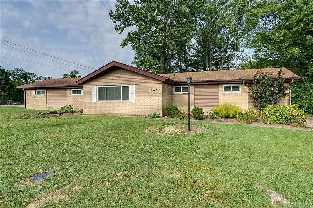 3 bed, 2.0 bath, 1572 sqft, $2,495 — Photo 1