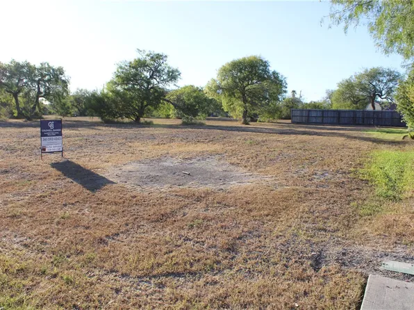 1479 Wildwood Trail Blvd, Kingsville, TX 78363