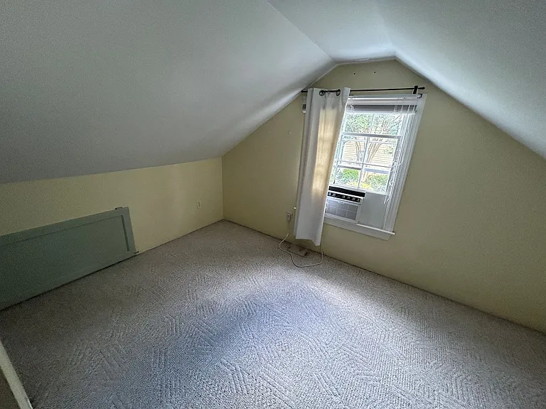 2461 Lyndhurst Ave — Photo 32