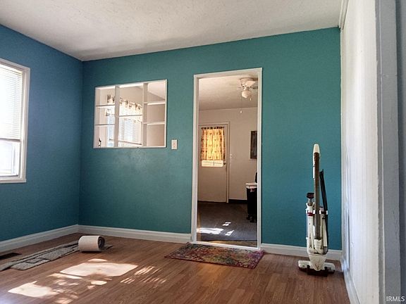 3rd image of 654 N Crescent Dr