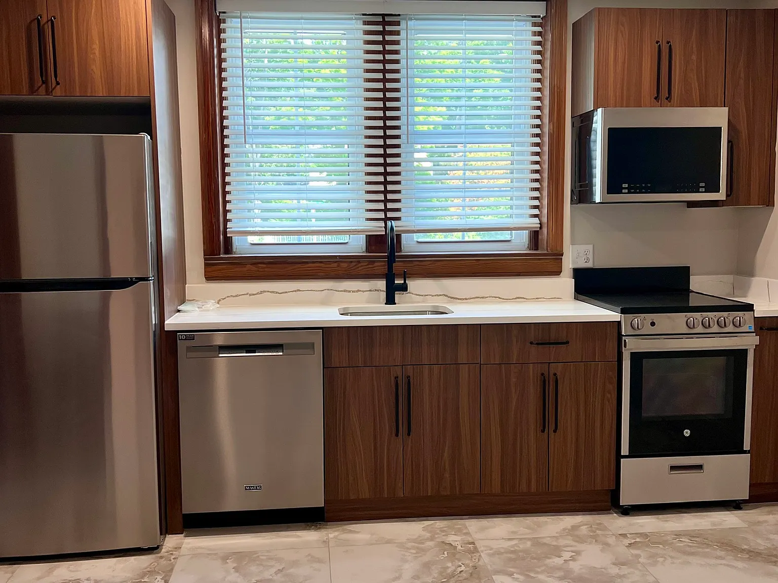 1 bed, 400 sqft, $1,350 — Photo 2