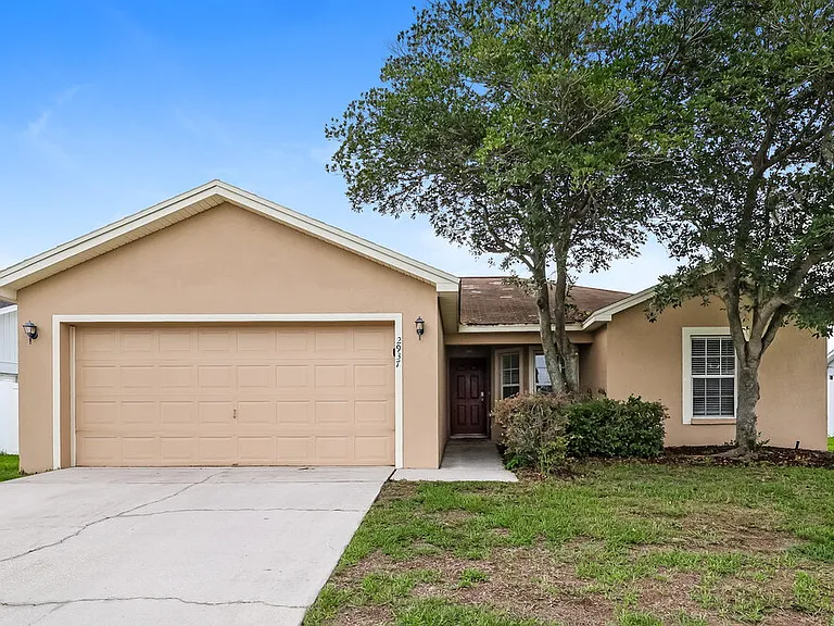 2937 Coach Lamp Rd — Photo 1