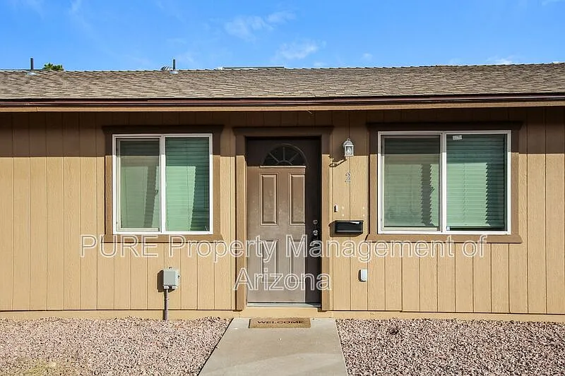 2 bed, 1.0 bath, 800 sqft, $1,275 — Photo 1